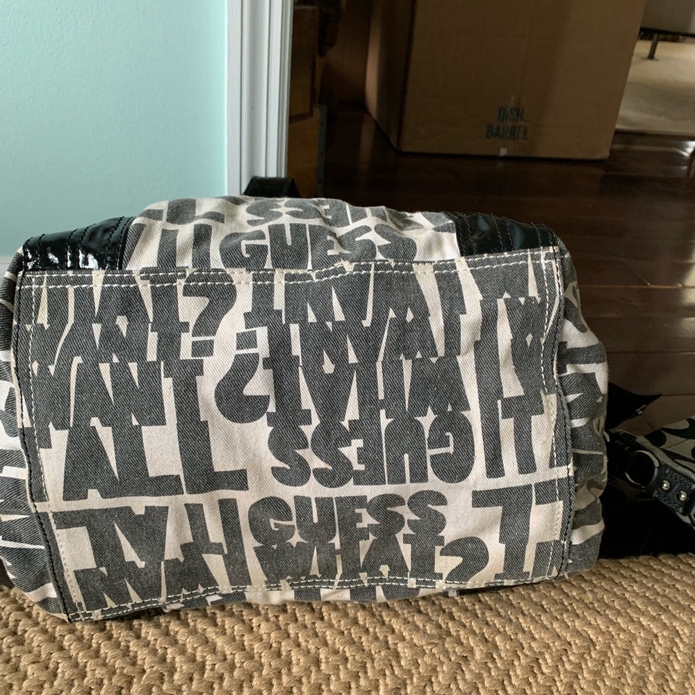 Authentic Guess Bag - Picture 6 of 8